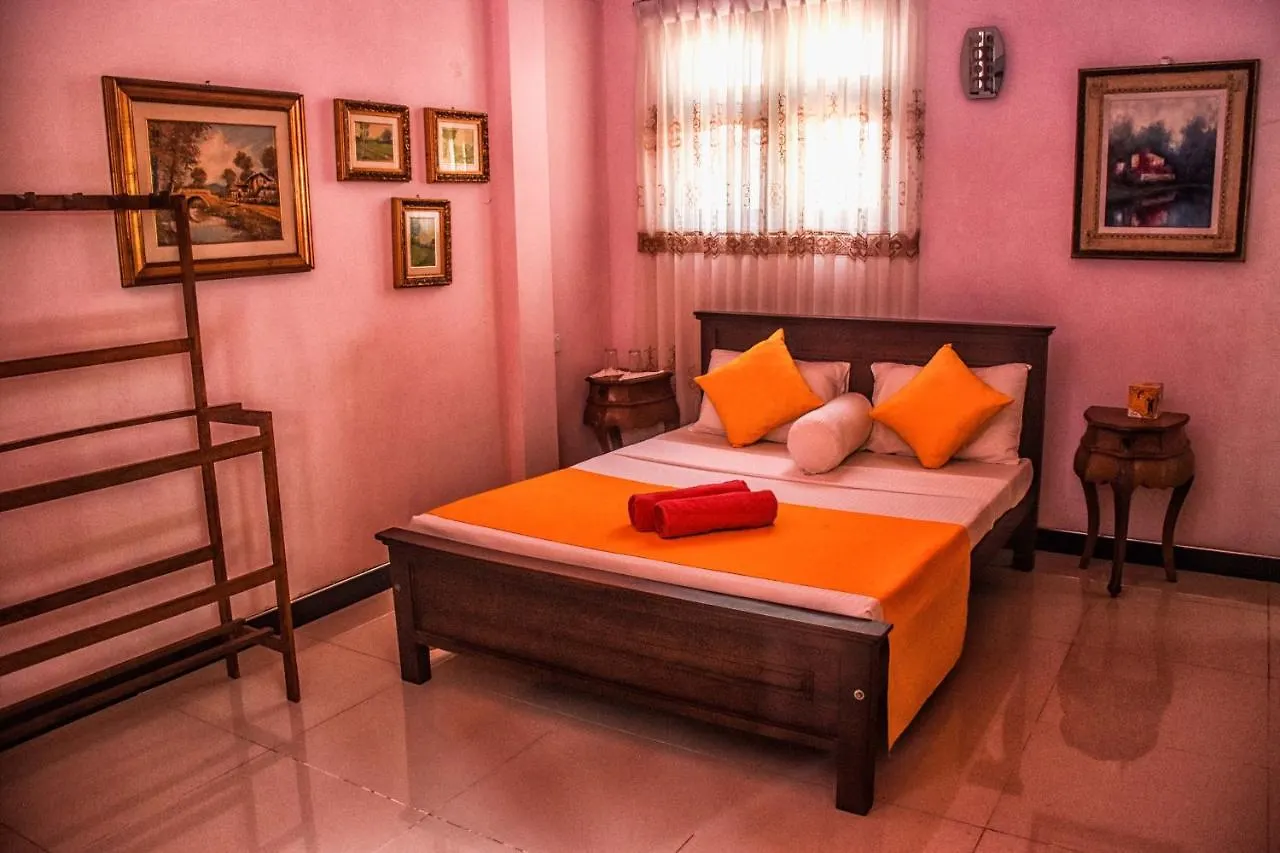 Kandy City Rest 2*,